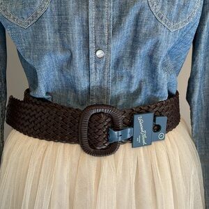Universal thread braided belt